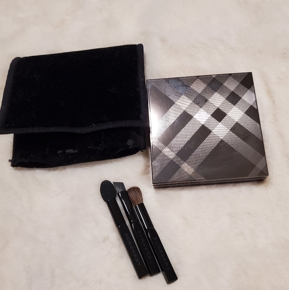 Burberry Eyeshadow Palette - Picture 2 of 5
